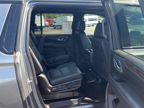 Used 2021 Chevrolet Suburban Z71 w/ Luxury Package AWD/4WD image 27