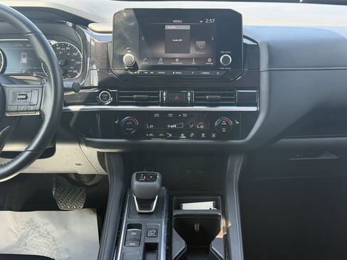 Used 2024 Nissan Pathfinder SV FWD image 21