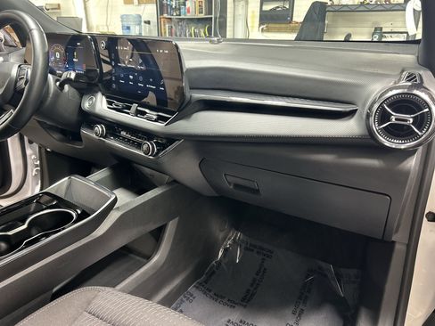 Certified 2025 Chevrolet Equinox LT AWD/4WD image 29