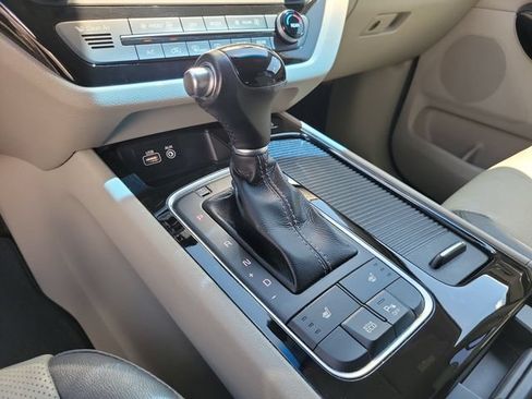 Used 2015 Kia Sedona EX w/ EX Premium Plus Package FWD image 21