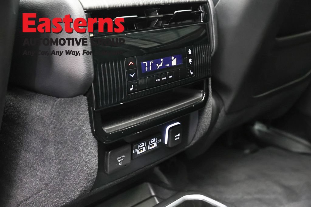 Used 2024 Jeep Wagoneer Series III w/ Premium Group I AWD/4WD image 27