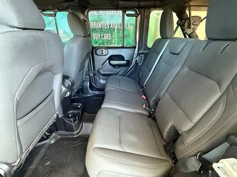 Used 2018 Jeep Wrangler Unlimited Sport S image 32