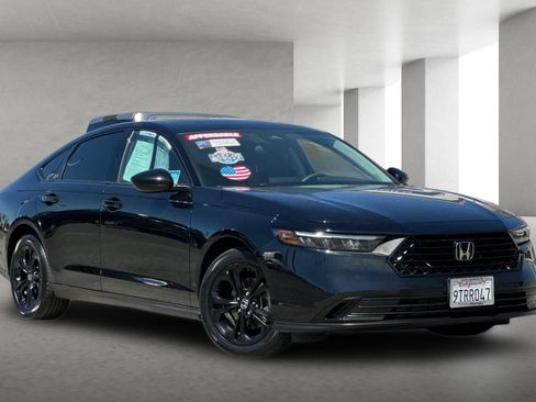 Used 2025 Honda Accord SE image 1