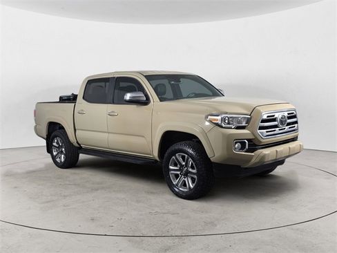 Used 2018 Toyota Tacoma Limited image 7