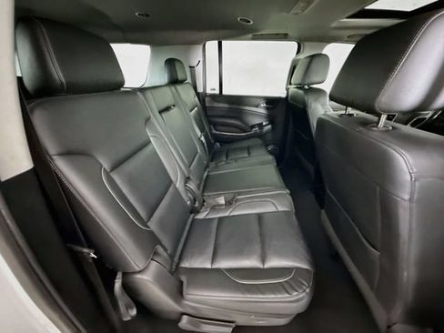 Used 2020 Chevrolet Suburban LT AWD/4WD image 30