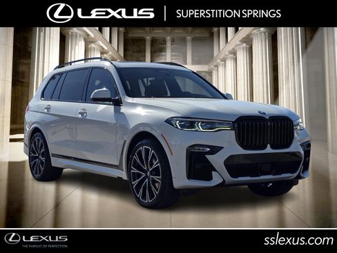 Used 2021 BMW X7 M50i image 1