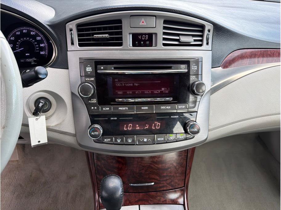 Used 2011 Toyota Avalon FWD image 16