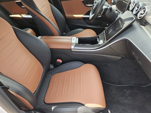 Used 2023 Mercedes-Benz C 300 Sedan image 6