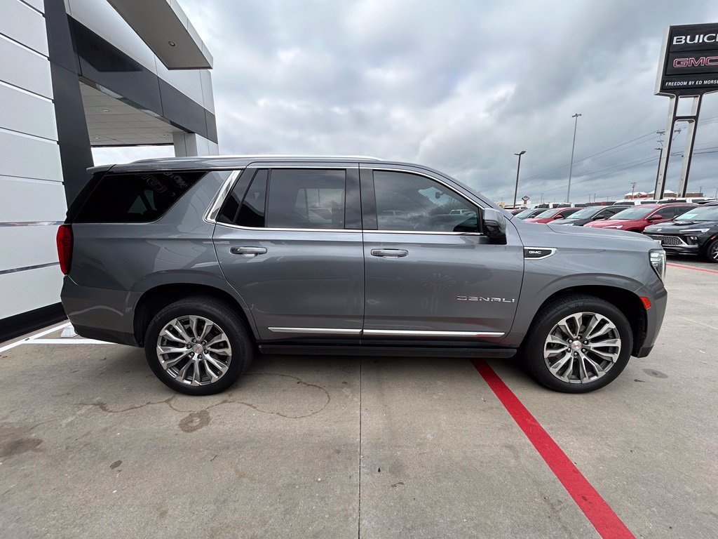Used 2021 GMC Yukon Denali w/ Denali Premium Package RWD image 4