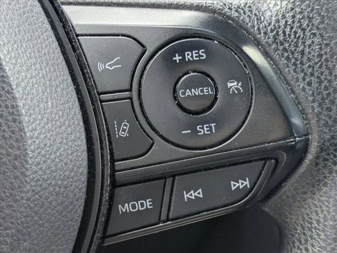 Used 2020 Toyota RAV4 XLE AWD/4WD image 14