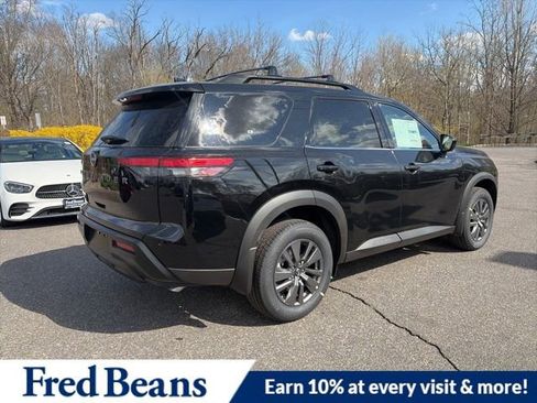 New 2026 Nissan Pathfinder SV image 7