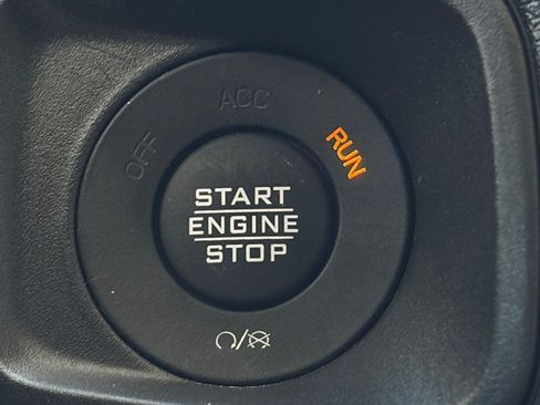 Used 2024 Jeep Wrangler Unlimited Sport AWD/4WD image 23