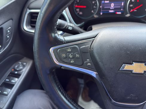 Used 2020 Chevrolet Equinox LT FWD image 19