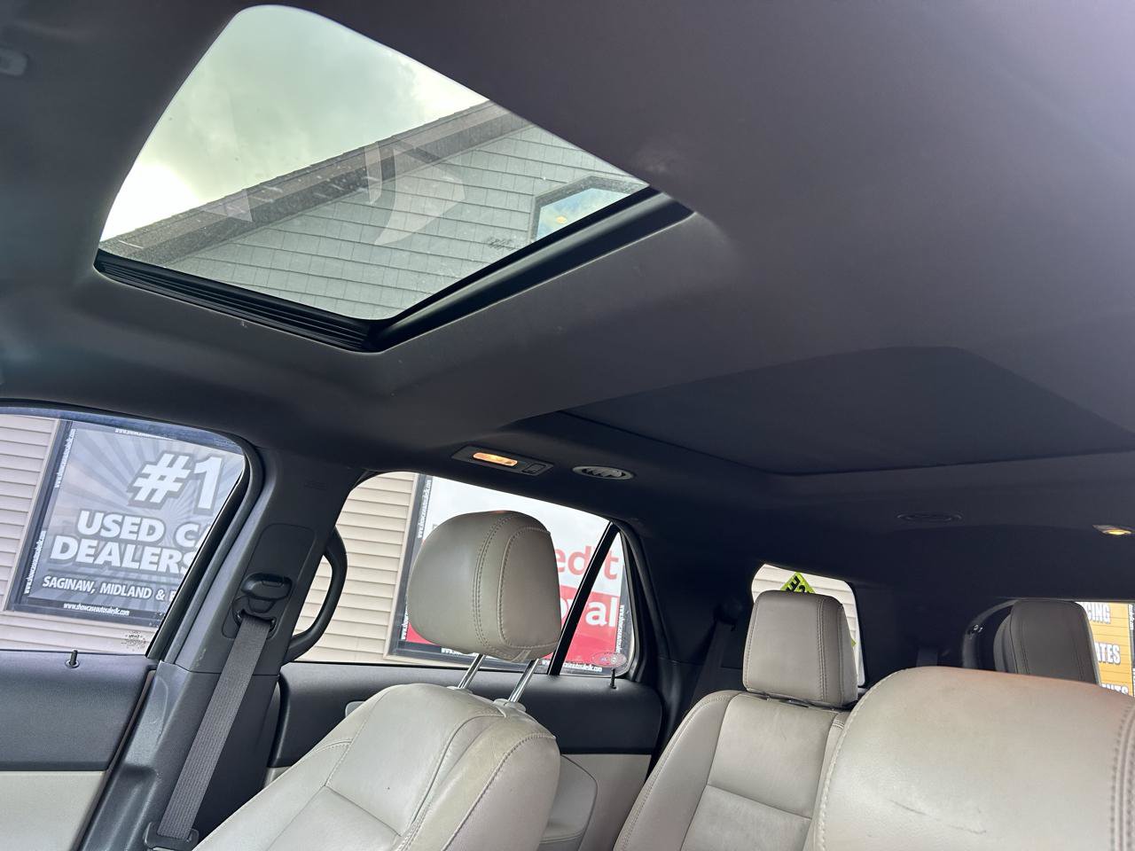 Used 2015 Ford Explorer XLT w/ Equipment Group 202A AWD/4WD image 19