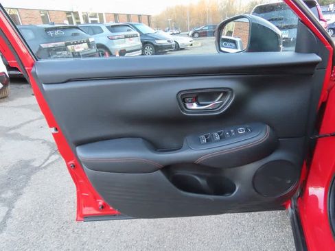 Used 2025 Honda HR-V Sport image 14