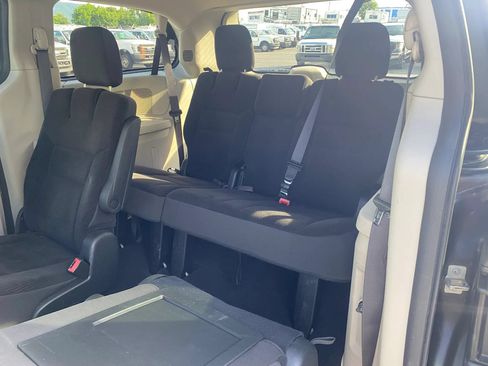 Used 2018 Dodge Grand Caravan SE w/ UConnect Hands-Free Group FWD image 24