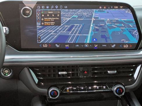 Used 2025 Chevrolet Suburban RST RWD image 13
