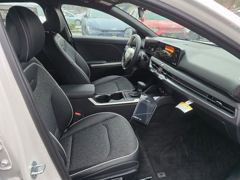 New 2025 Kia K4 GT-Line image 11