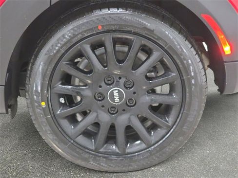 Used 2021 MINI Cooper 4-Door Hardtop w/ 6.5" Touchscreen Package image 32