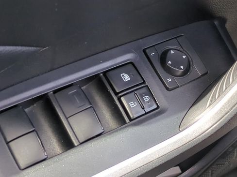 Used 2021 Toyota RAV4 LE image 22