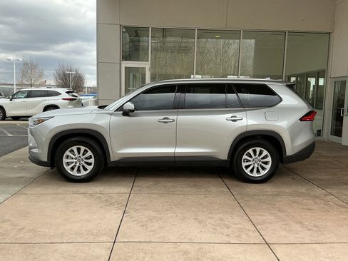 Certified 2024 Toyota Grand Highlander XLE image 19