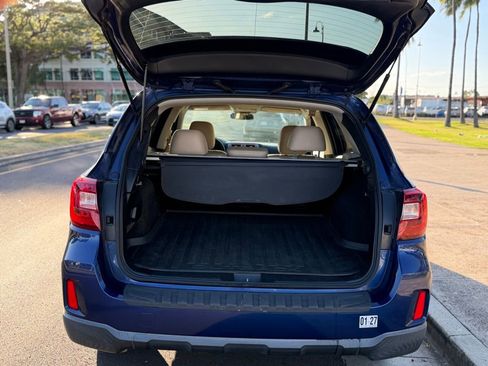 Used 2015 Subaru Outback 2.5i Limited AWD/4WD image 8