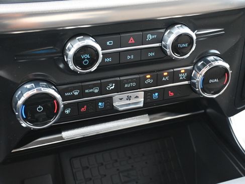 New 2025 Ford F150 Platinum w/ Equipment Group 703A Plus image 28