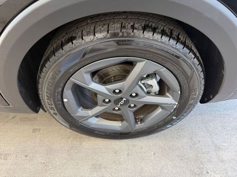 Used 2025 Kia K4 LXS image 29