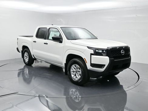 New 2026 Nissan Frontier S image 2