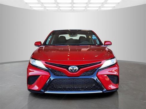 Used 2020 Toyota Camry XSE image 2