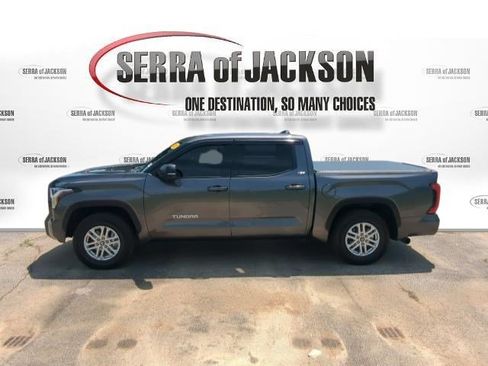 Used 2022 Toyota Tundra SR5 w/ SR5 Premium Package AWD/4WD image 5