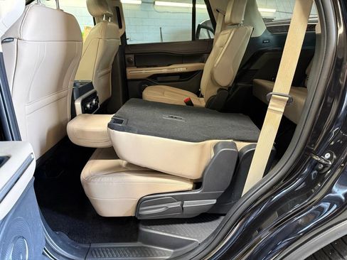 Used 2022 Ford Expedition Limited AWD/4WD image 25