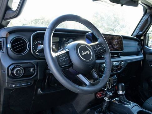 Used 2025 Jeep Wrangler Unlimited Rubicon 4xe w/ Safety Group AWD/4WD image 9