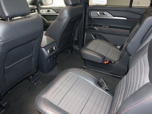 Certified 2025 Ford Explorer ST-Line w/ Premium Package image 21