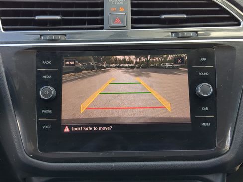 Used 2018 Volkswagen Tiguan SE image 11