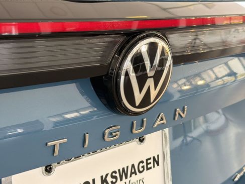 New 2026 Volkswagen Tiguan SEL R-Line AWD/4WD image 35
