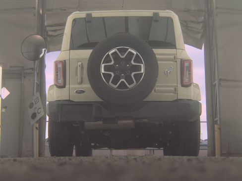 Used 2025 Ford Bronco Outer Banks image 17