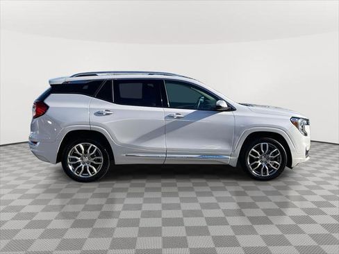 Used 2022 GMC Terrain Denali image 4