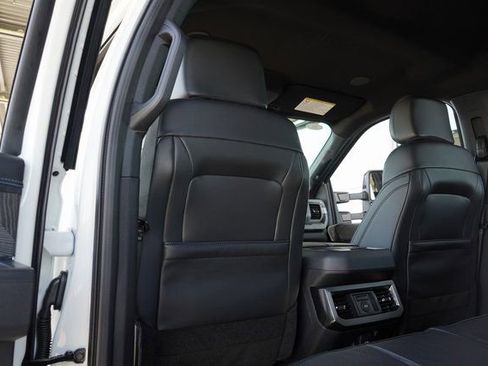 Used 2025 Ford F450 Platinum w/ Camper Package image 38