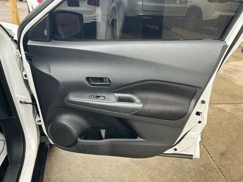 Used 2021 Nissan Kicks S image 15