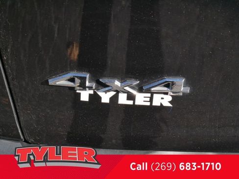 Used 2015 Jeep Cherokee Latitude w/ Cold Weather Group image 14