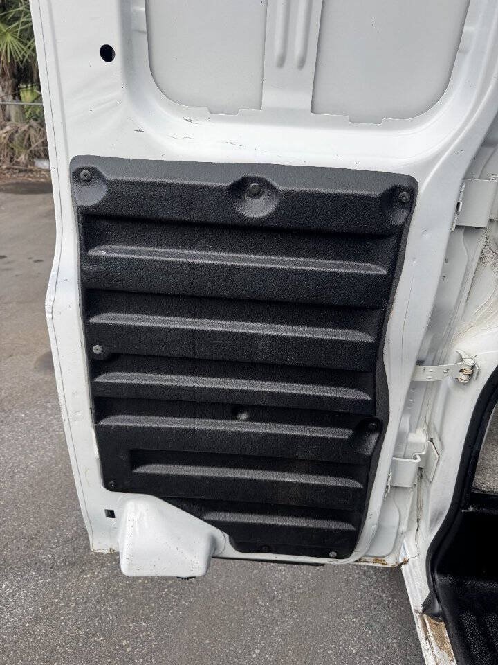 Used 2001 Chevrolet Express 2500 RWD image 18