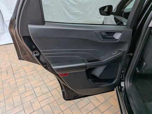 Certified 2022 Ford Escape SE w/ SE Sport Appearance Package image 19