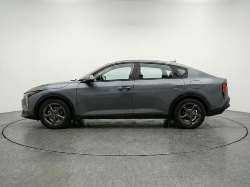 Used 2025 Kia K4 LXS image 5