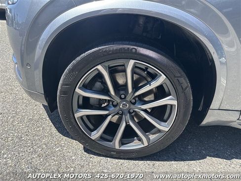 Used 2016 Volvo XC90 T6 Momentum w/ Momentum Plus Package image 4