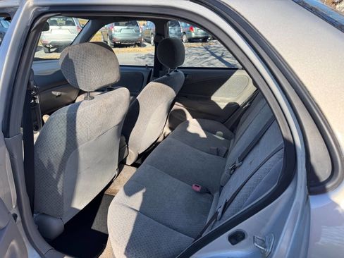 Used 2000 Toyota Corolla CE image 11