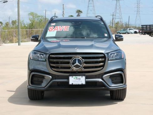 Used 2025 Mercedes-Benz GLS 580 4MATIC image 2
