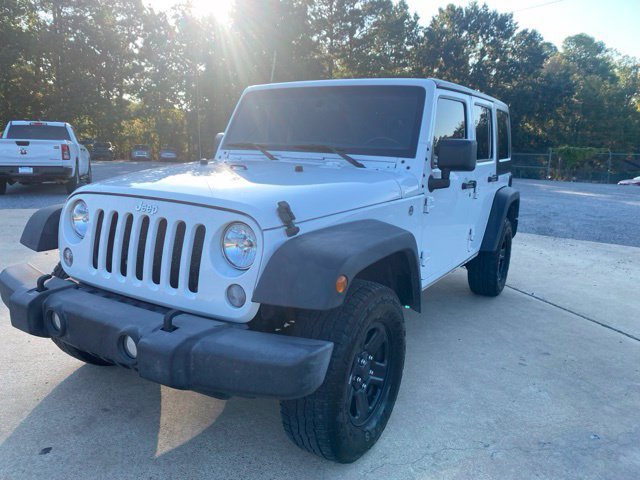 Used 2018 Jeep Wrangler Unlimited Sport w/ Connectivity Group AWD/4WD image 9