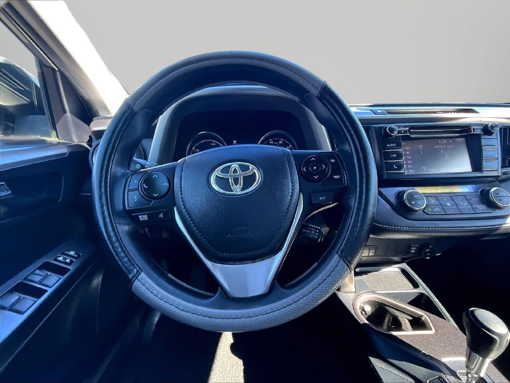 Used 2018 Toyota RAV4 LE AWD/4WD image 7