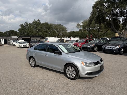 Used 2012 Volkswagen Jetta S image 3